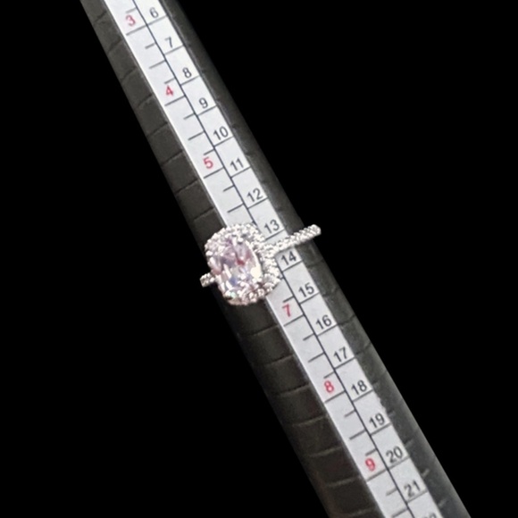 925 Silver Plate Ring Fashion Cocktail Dinner Oval Cubic Zirconia Benzel Setting - Picture 6 of 9